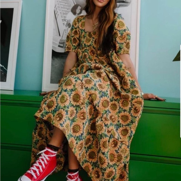 🚩 SOLD 🚩 Floral Sunflower Maxi Dress - Picture 3 of 5